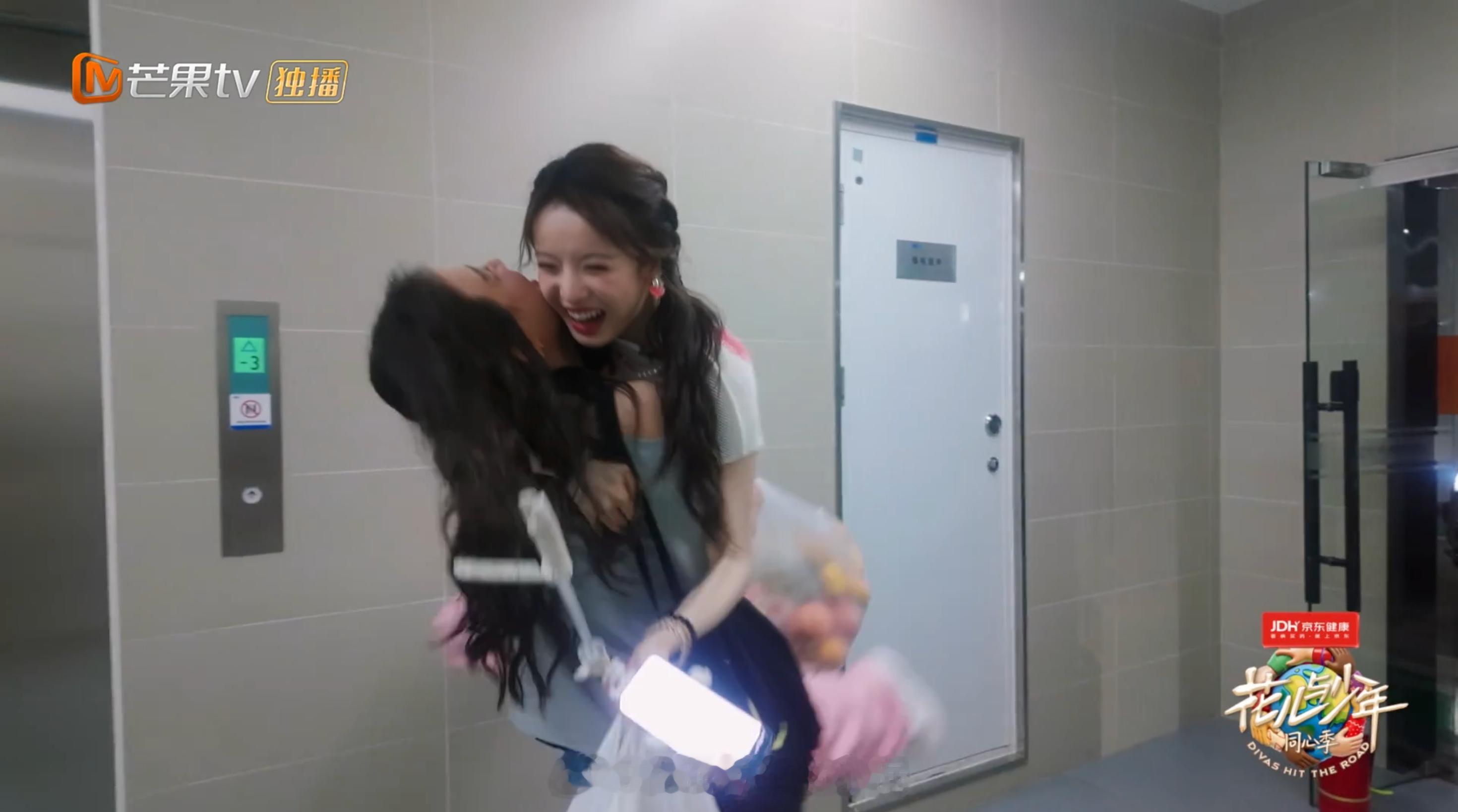 看马思纯和张雅琪1V1对话的这一段，看得真让人动容。金马奖双料影后的小马其实她真