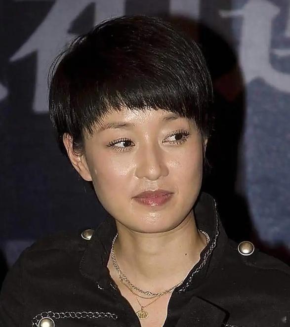 有一回，马伊琍上节目，郭德纲问她：“听说你在嫁给文章之前，就结过一次婚，还生了儿