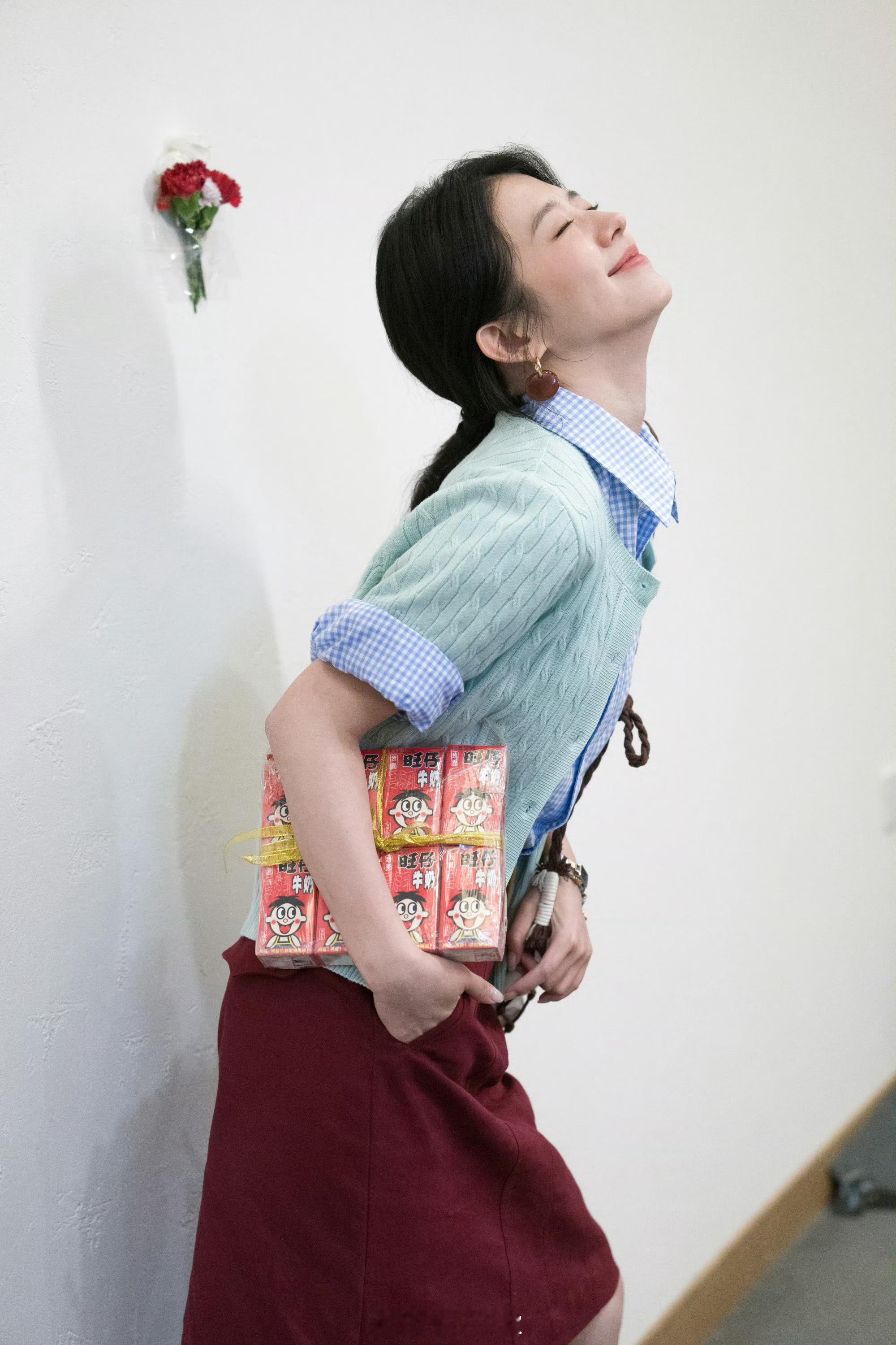 何蓝逗获最佳女主后第一部主演电影最佳女主何蓝逗首部主演定档！时间错位的酸涩恋爱，