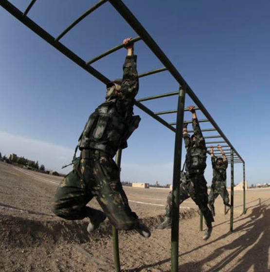 你们知道部队里的班长最怕啥吗？就五个字——非战斗减员。

说通俗点，就是你平平安