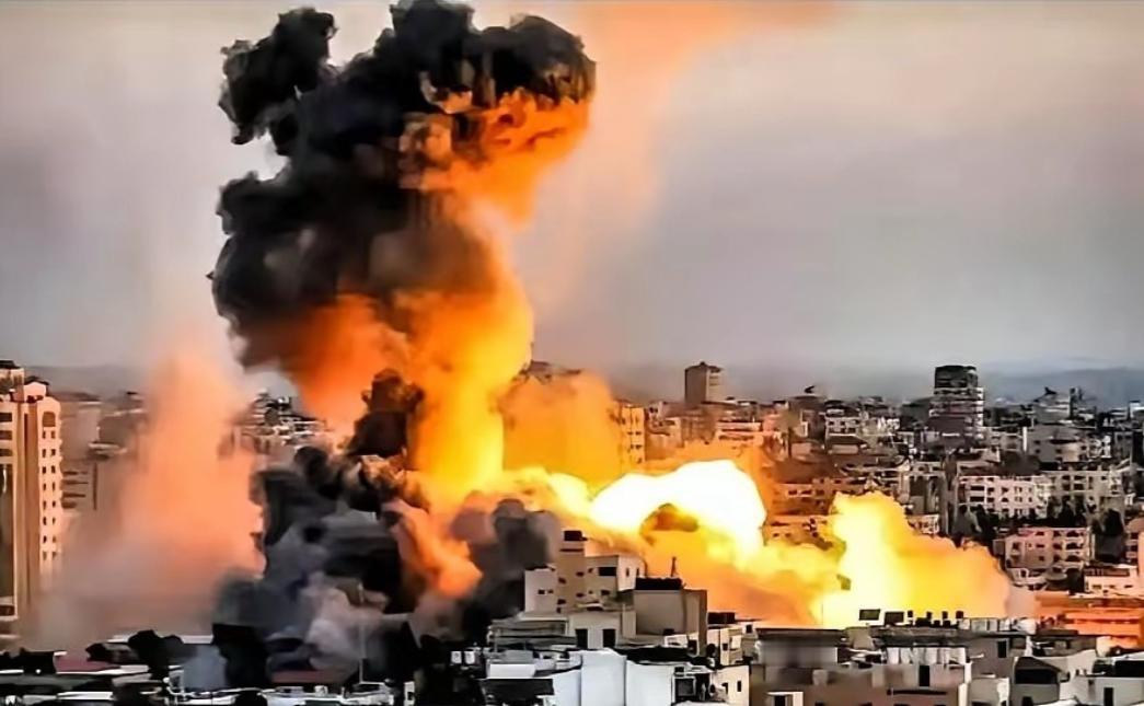 最新消息！伊朗这步棋走得太绝！
 
当地时间3月25日，伊朗接连甩出两记地缘重磅