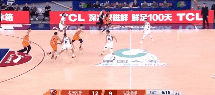 被忽视的身体天赋！张镇麟凭什么让上海队主场15连胜？
 
很多人聊篮球，总爱把“