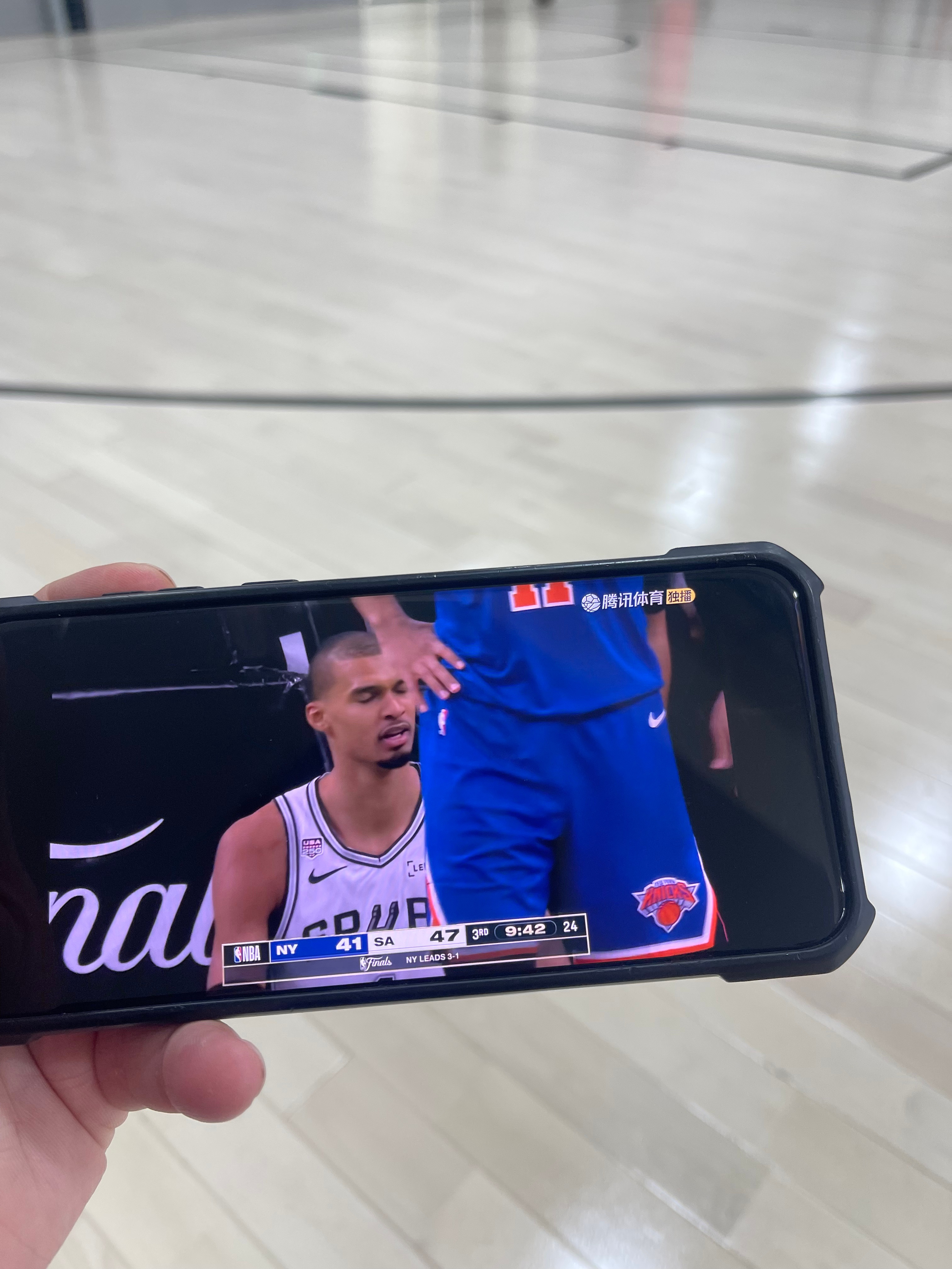 今天上午看球练球两不误尼克斯总冠军尼克斯nba总冠军NBA