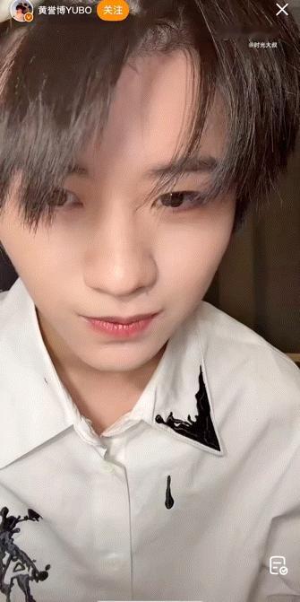 黄誉博直播在线练兵 黄誉博直播也太有梗了吧！网友点单“扫腿舞”，他秒速接招还得要