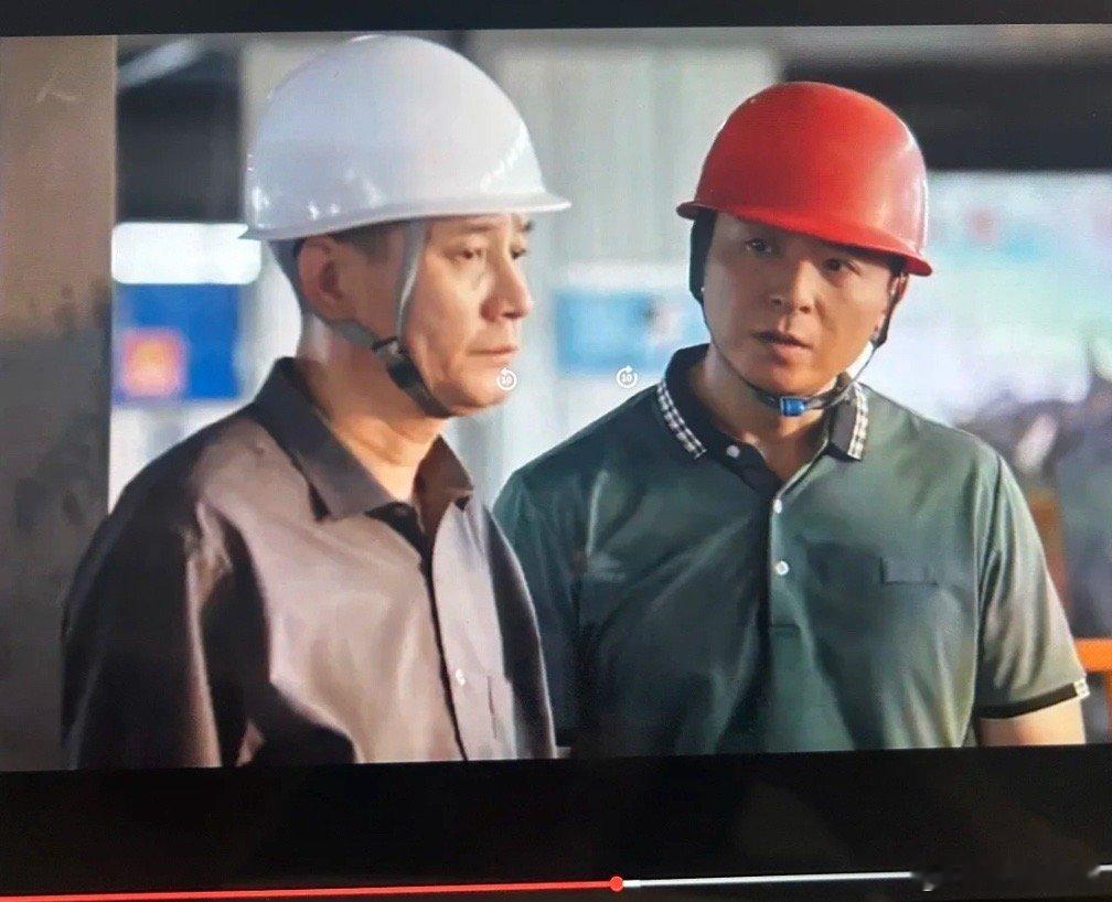 赵秉文穿越到现代也是转岗了[允悲]跑工地去了 ​​​