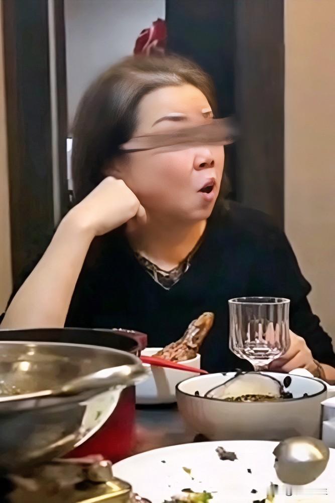 上午领证下午直接去结扎，坚持丁克的姑娘，是清醒还是冲动？

亲妈在饭桌上急得直劝