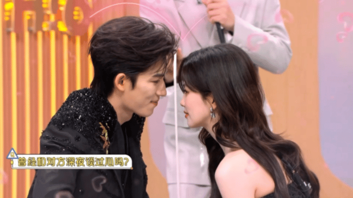 唐宫奇案 我的评分：白鹿王星越喝同一杯饮料 同杯共饮也太好嗑了！温柔互动甜度超标