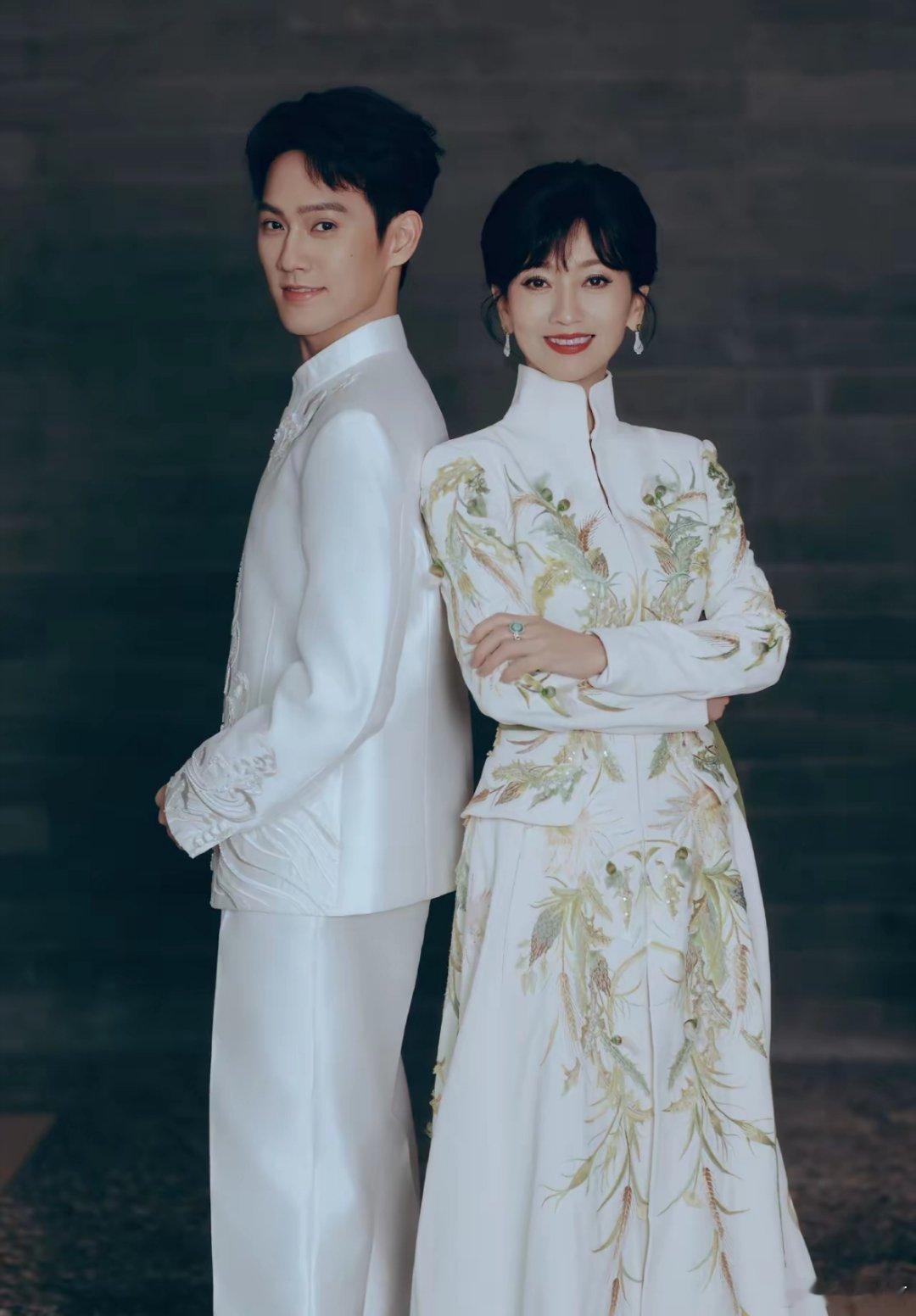 72岁赵雅芝春晚状态谁敢信72岁的赵雅芝看着还是那么的年轻漂亮，在14日深圳卫视