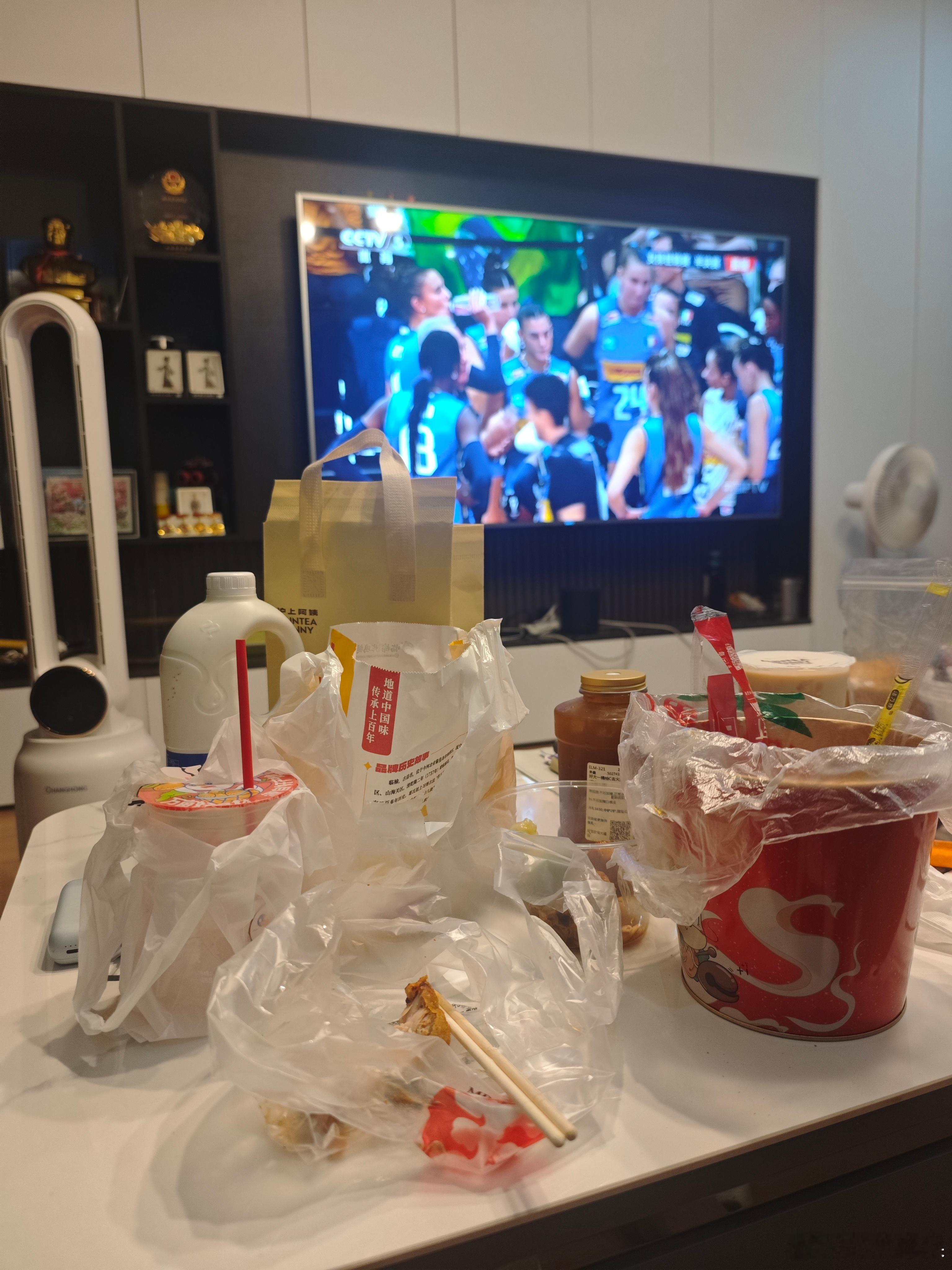 这场比赛有多精彩——我宵夜都吃了两轮[泪] ​​​