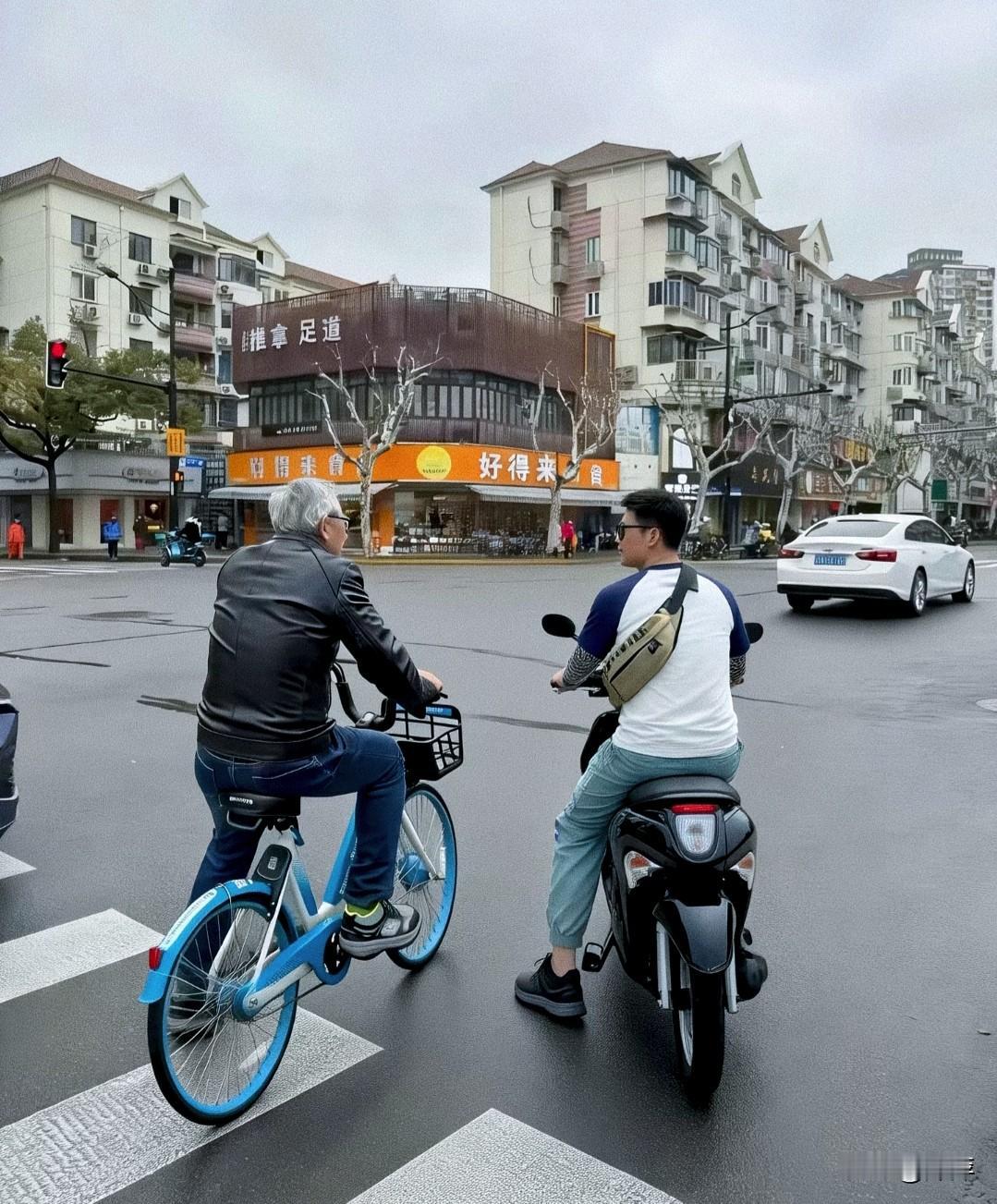 看背影怎么这么眼熟呢！