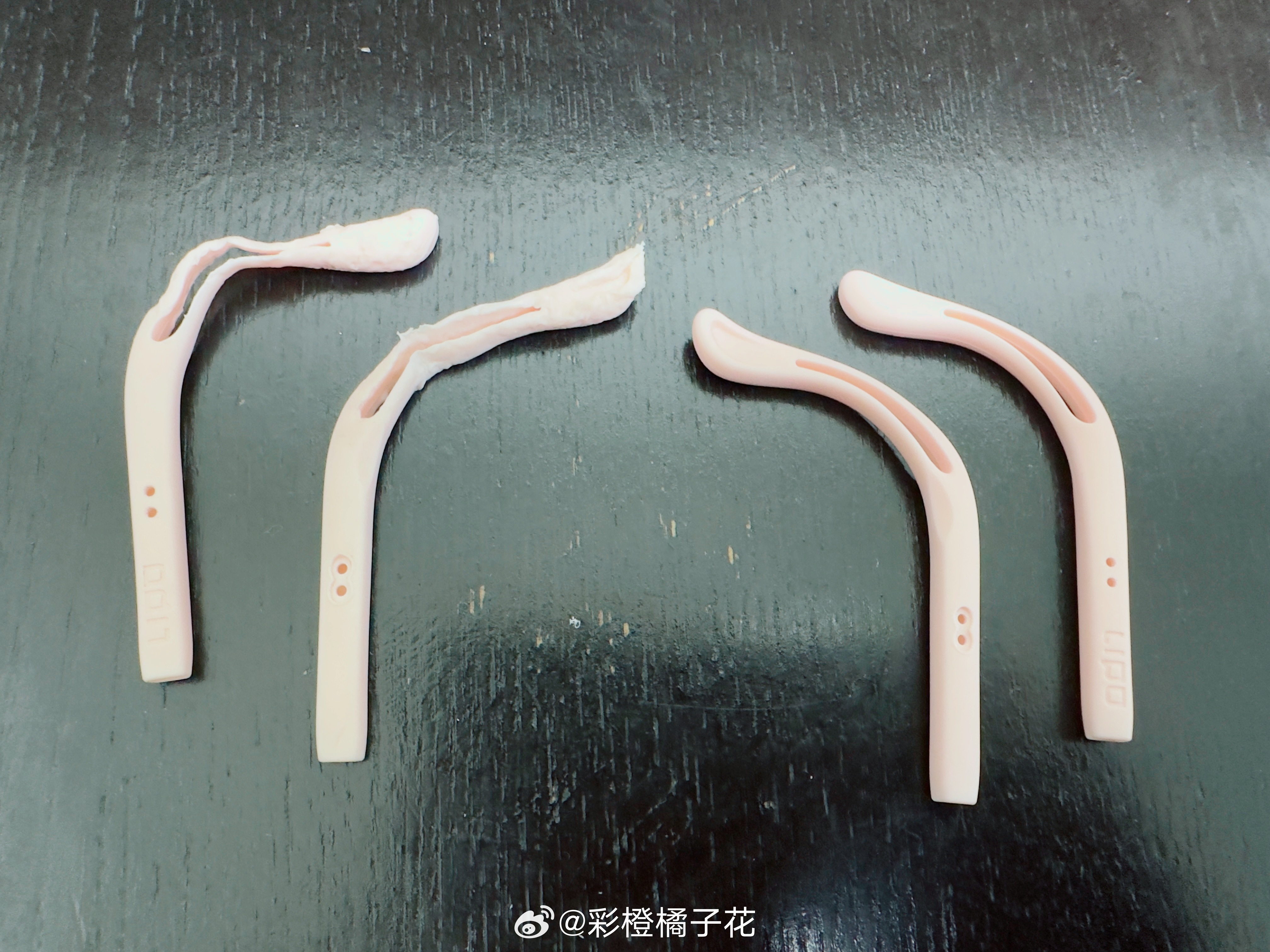 被咬烂的眼镜脚套这是在学校午睡的时候多无聊啊 