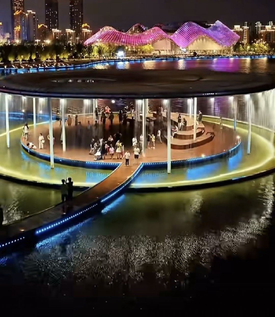 VOGUE盛典红毯 红毯真是星光熠熠，每一位明星的穿搭都超惊艳，都会时尚感拉满！