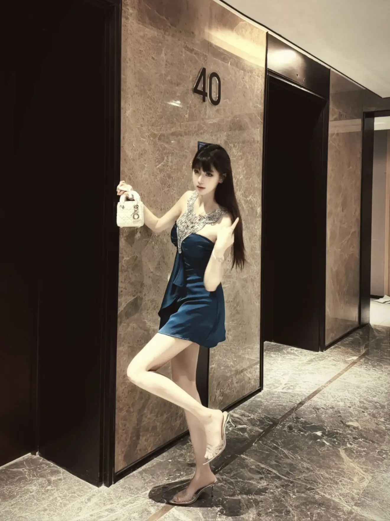 虽然世界辽阔 但我忘不了的人天下无双。