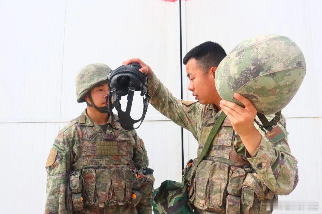 铸剑中原早安军营原原说早晚安 “没有天生的强者，努力是通向成功的唯一捷径”。早安
