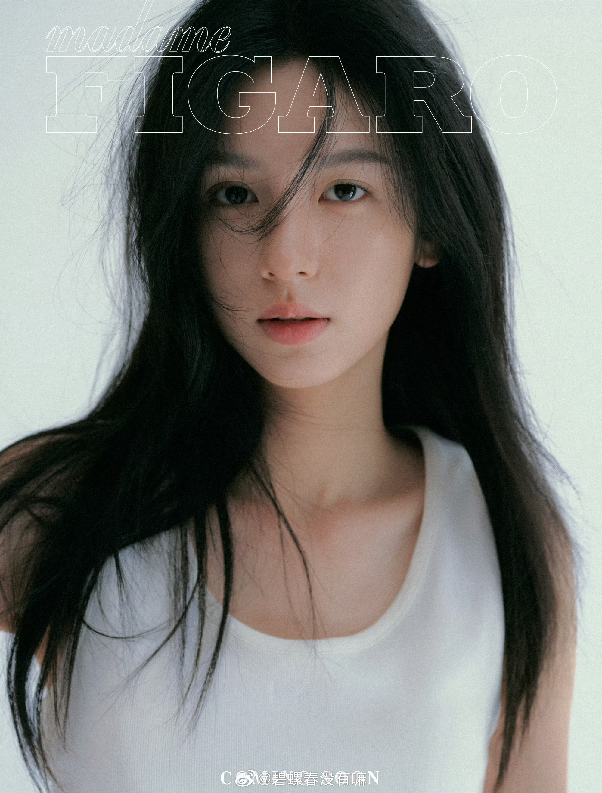 周也费加罗二月刊真的拍的太美了清新素雅别有一番风味的美丽 