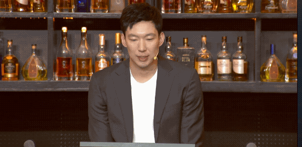 周琦心态调整快啊，球队刚刚被淘汰，这就跑来解说NBA比赛了，要我说篮协应该出台规