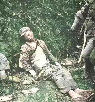 1943年为啥是八路军最难熬一年？口粮每天仅七两小米，没盐就刮墙根硝土熬盐，没鞋