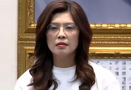 今天，国民党主席郑丽文批民进党无能到这种地步，完全无法有效处理致癌油案，是因为不
