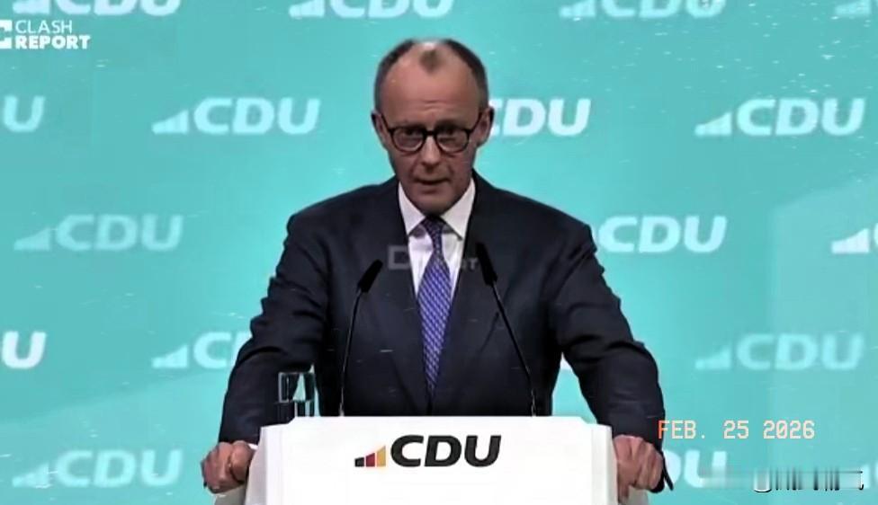 默茨在飞往中国前，又谈到了台海问题。2月24日，德国总理默茨在柏林机场启程访华前