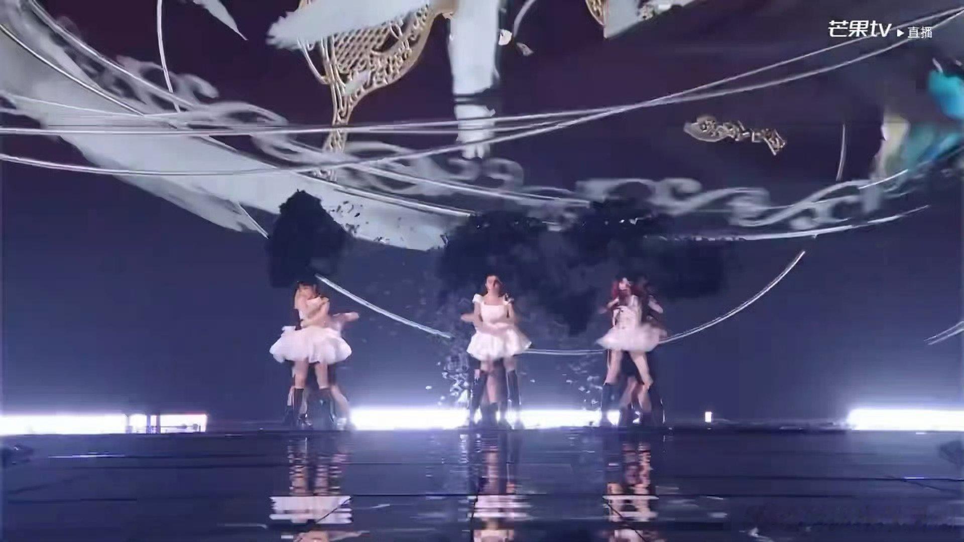 浪姐审美在线 乘风舞美好绝乘风2026浪姐舞台从来没让人失望，灯光布景都好高级 