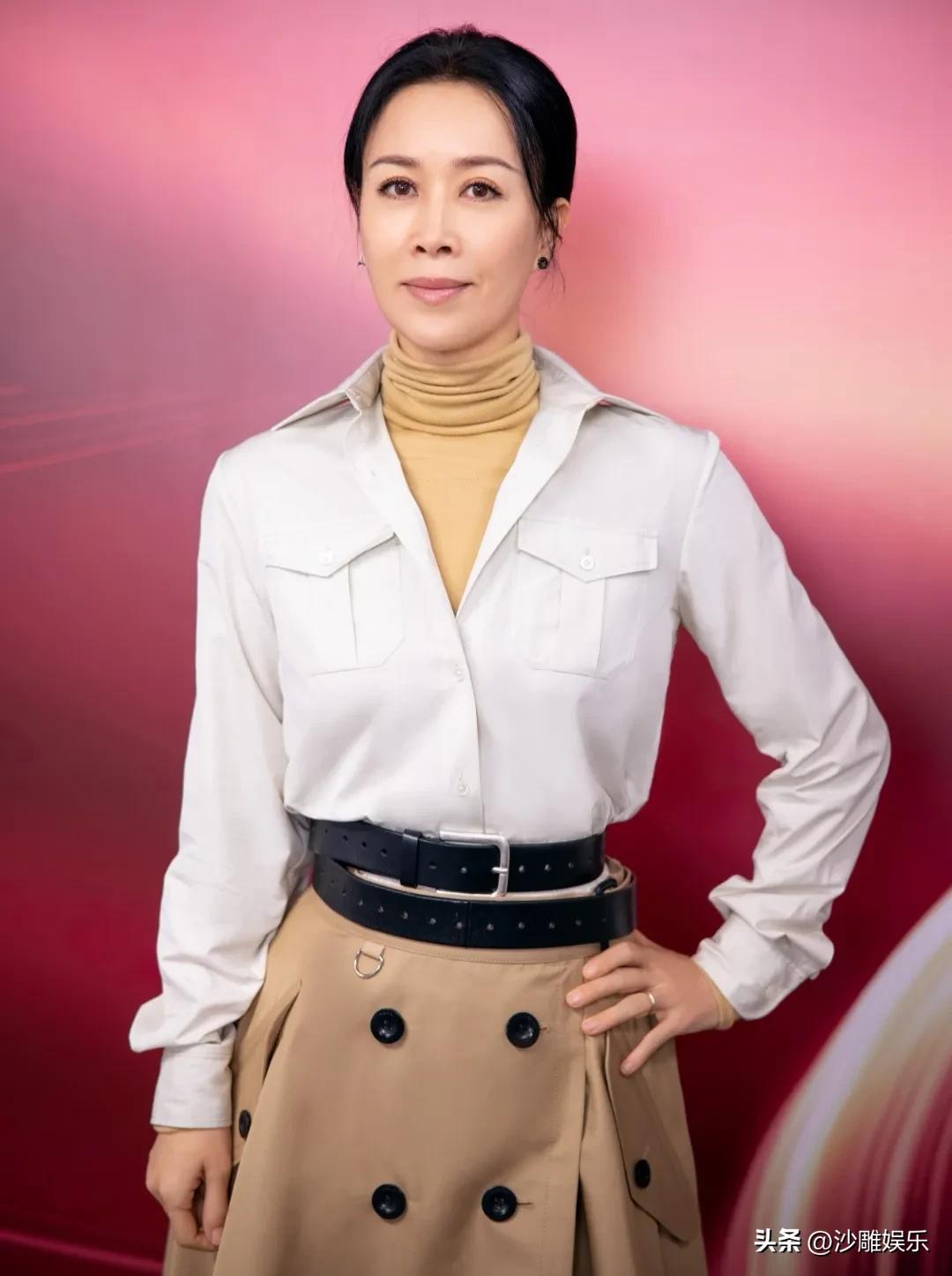 那英，不敢大意！

3月30日，娱乐圈的热搜被两位歌手“承包”了。一边是许久没有