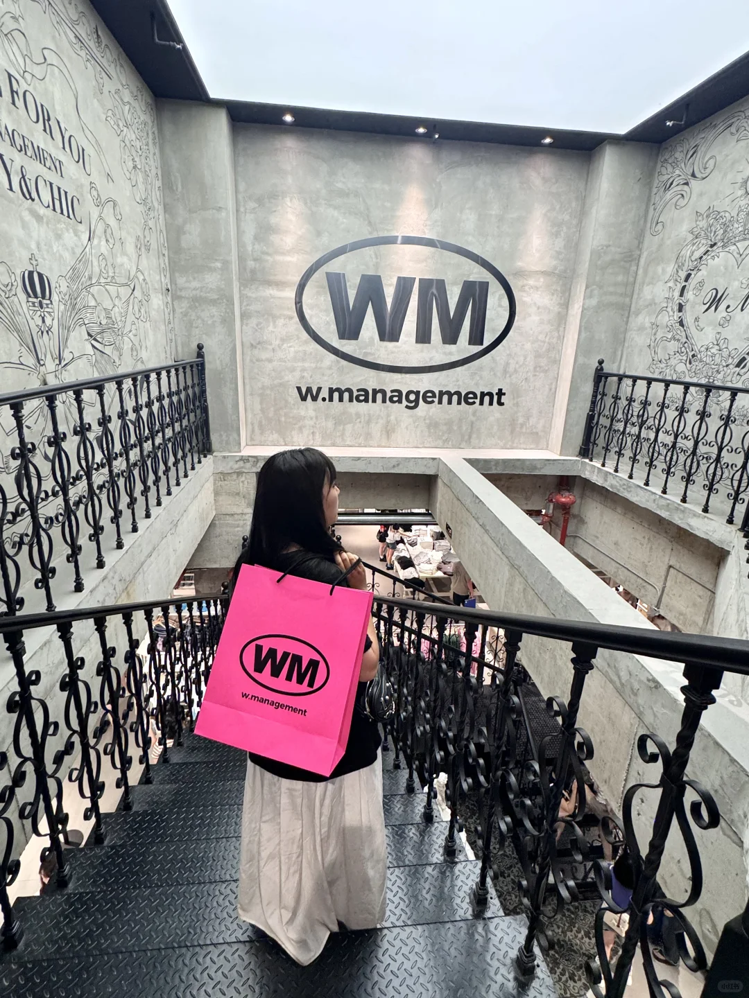 全贵阳女生都去进货了啊。。。。谁能解释下？？？