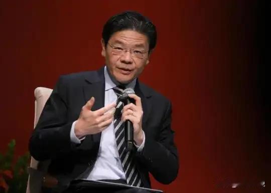 外媒爆料，新加坡总理当众表示，台湾是中国红线中的红线，并且还结合国际局势，把自己