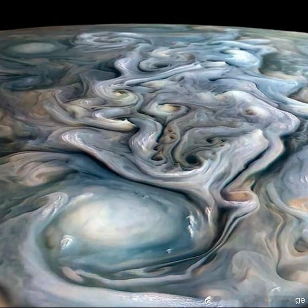 近距离观赏木星那油画一般的高层大气 ​​​