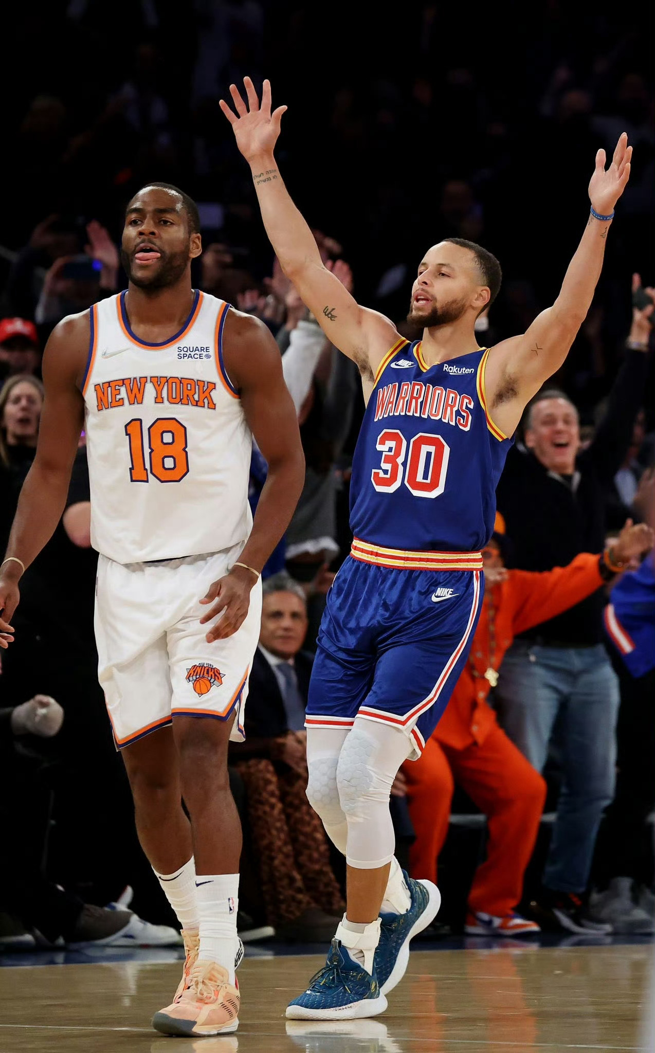 4年前的今天：库里三分命中数超越雷·阿伦 加冕NBA历史三分王！