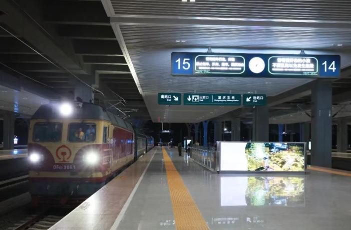 今天早上6点20，重庆东站开出一列57022次检测车，不是载客，也不是试运营卖票
