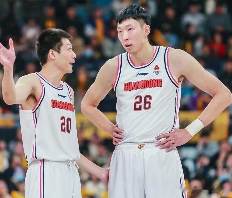 本赛季CBA最让人失望的3支球队：

1. 广东男篮：
本赛季广东队打的一塌糊涂