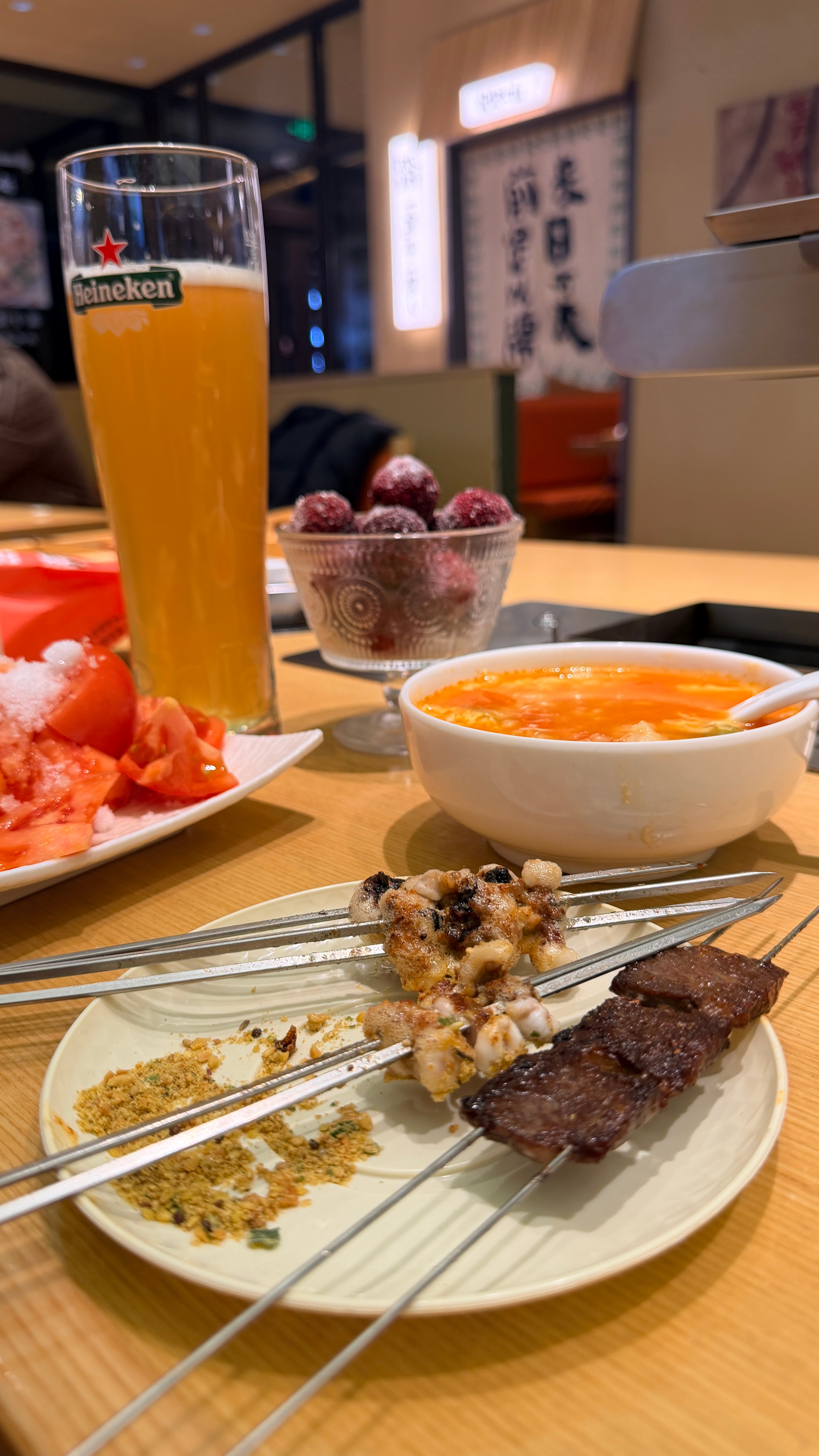 深夜食堂，整点小烧烤是的，他家就叫这个名👆🏻难得的东北又新鲜又干净的烧烤店吃