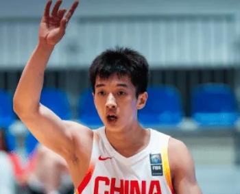 杨溢个子小，但是对抗性不比徐杰差，有望超越徐杰吗

大家看到昨晚U22广东全运男