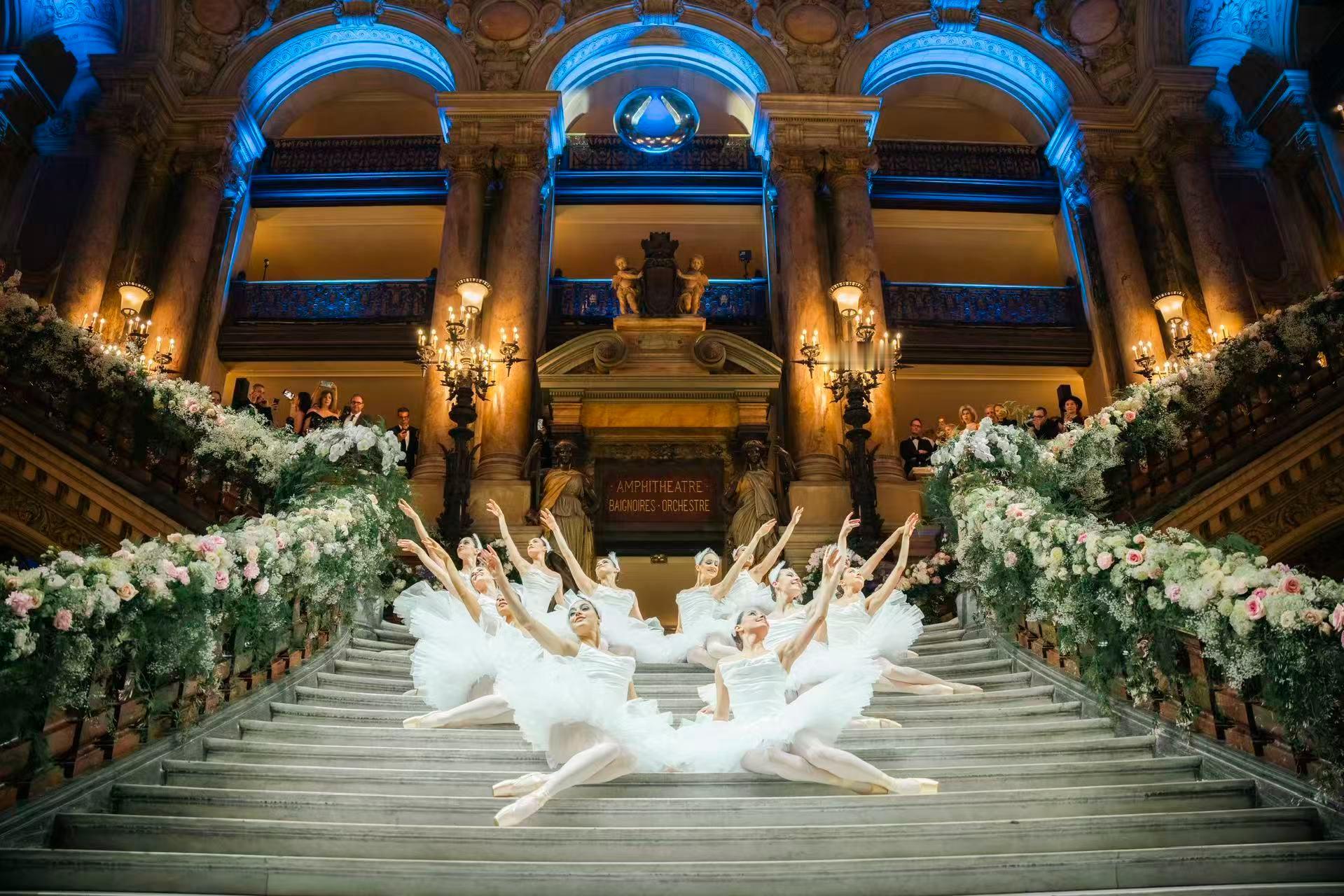 中国车开进了巴黎歌剧院 从东方车间到巴黎殿堂，中国新能源以技术与豪华，迎来欧洲汽