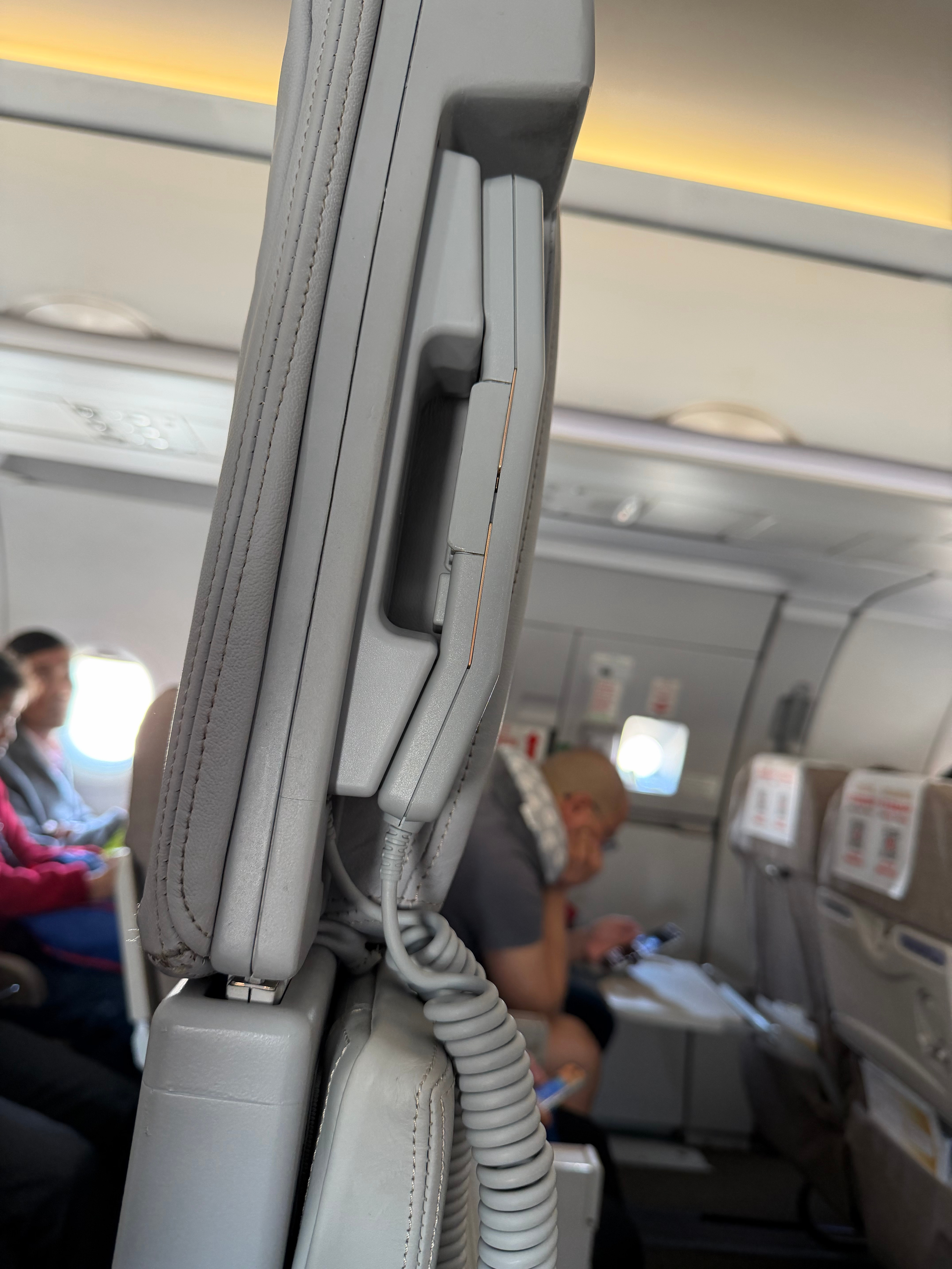 紧张…….如果空姐坐到了你边上，该怎么办 上海·上海虹桥国际机场