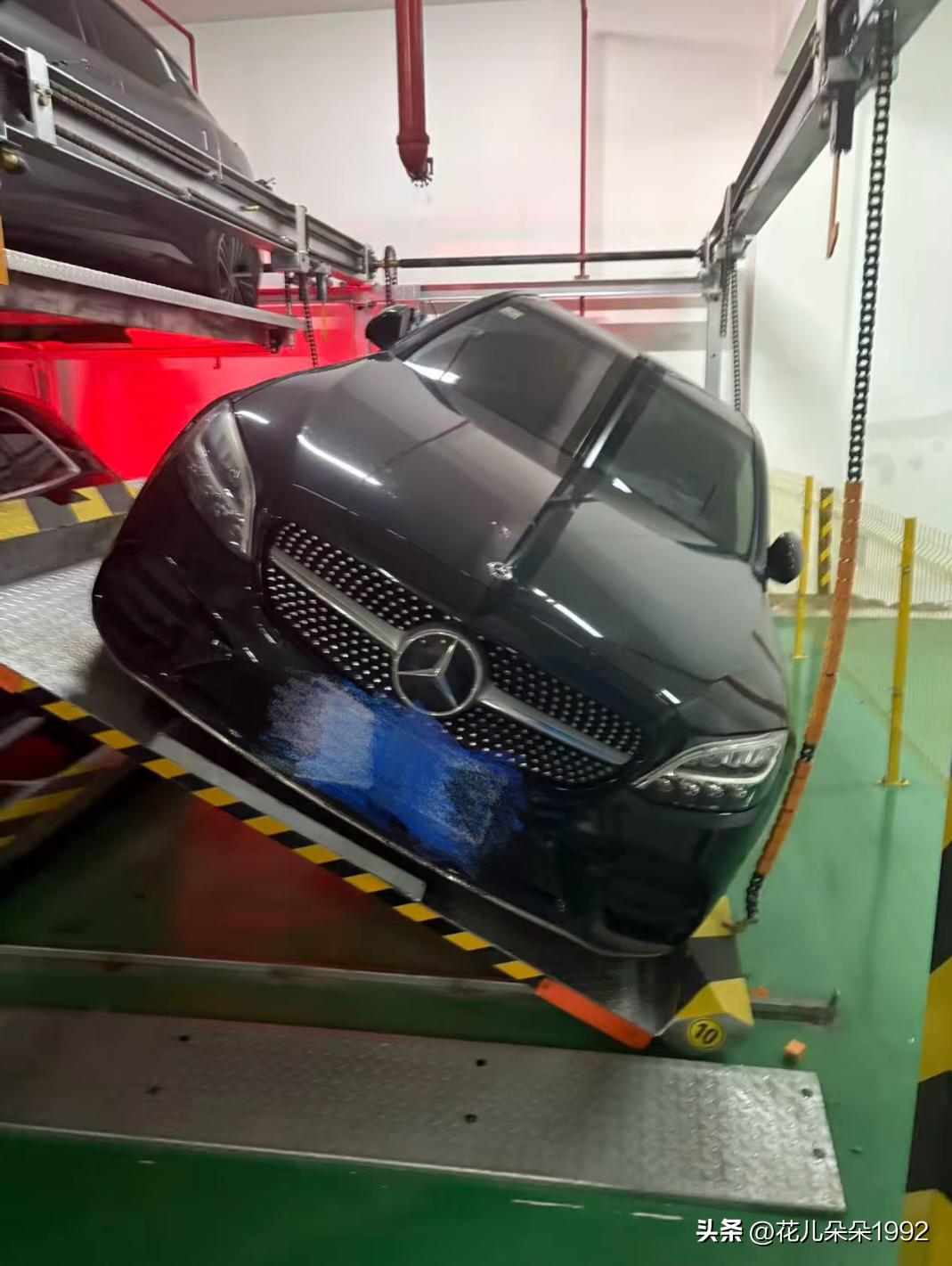 最担心的事情还是发生了，喜提战损版奔驰车车。

有没有懂行的朋友教一下怎么维权。