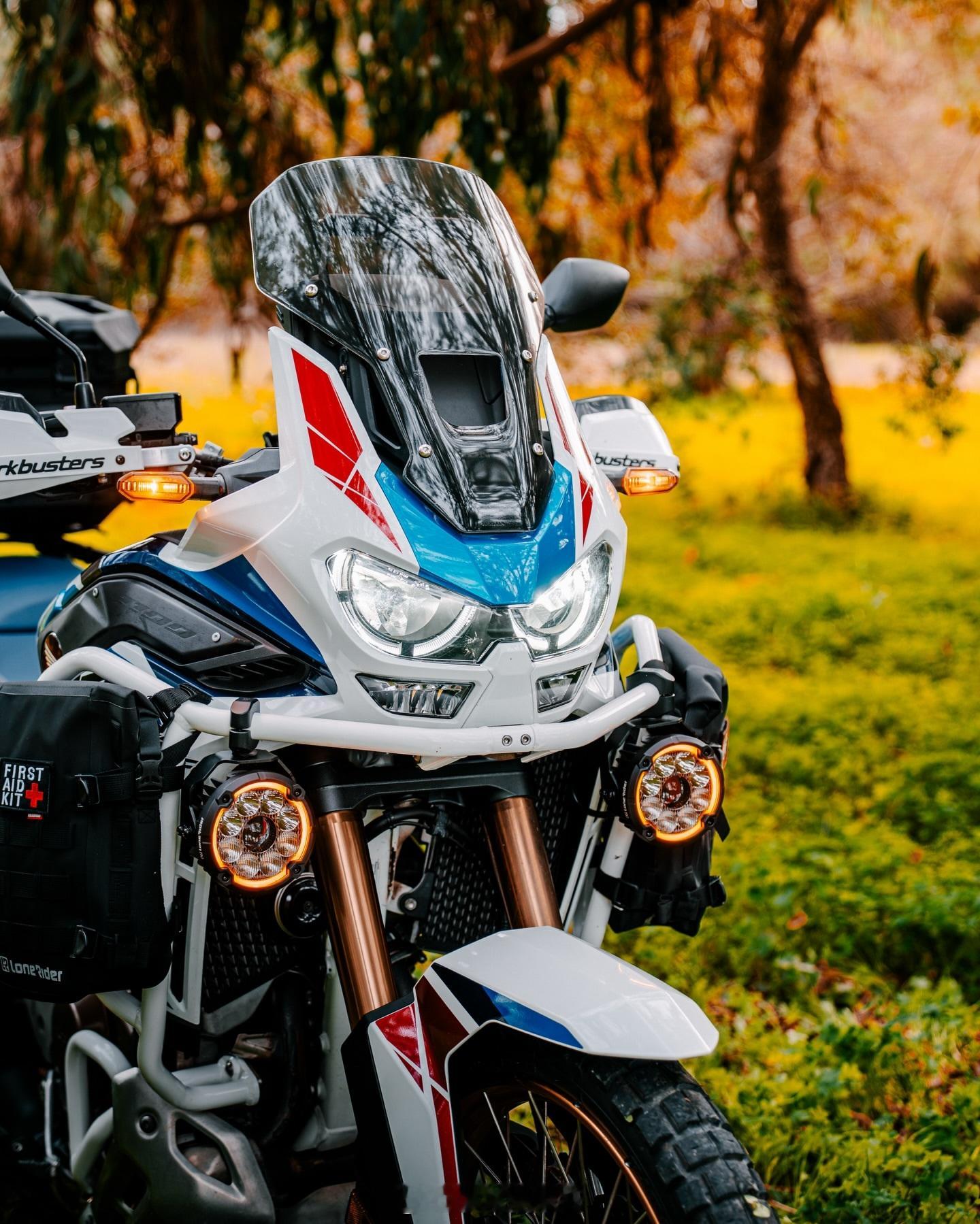 机车摩托车 这射灯样式挺特别的摸摸爱分享