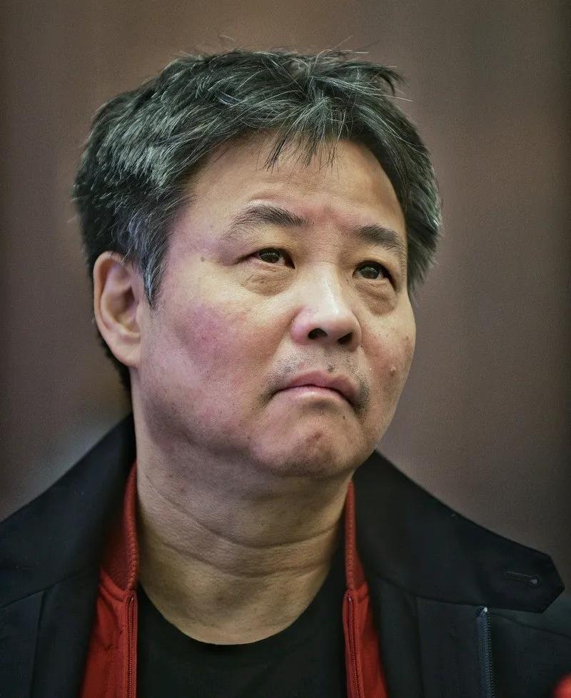 现代作家谁最心狠手辣？路遥陈忠实上榜，余华排第一，只剩他自己活着领稿费。
五，王