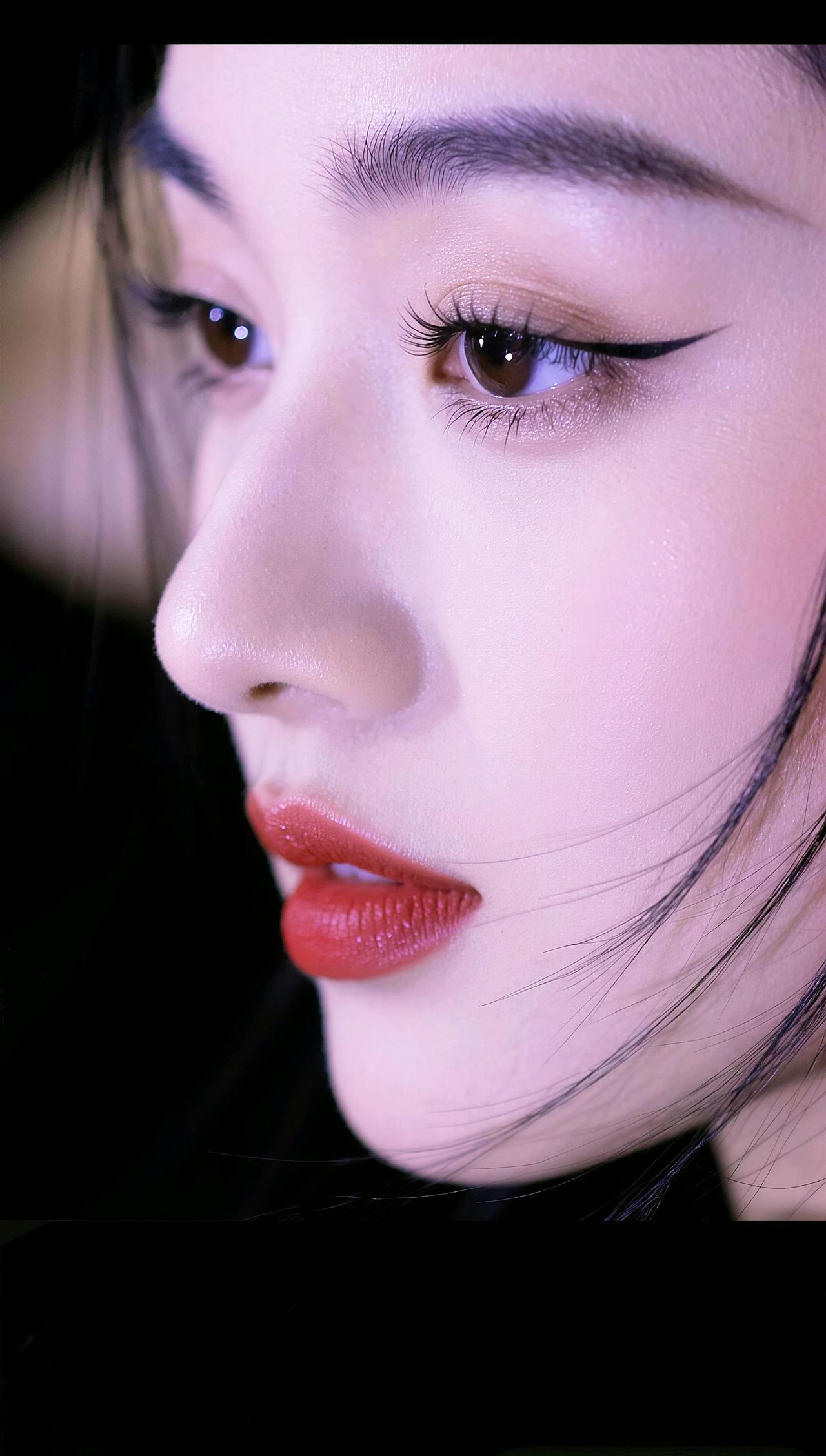 喜欢就关注我吧 完美侧颜杀 摄影师镜头下的东方美学 我的AI写真 随变ai随便玩