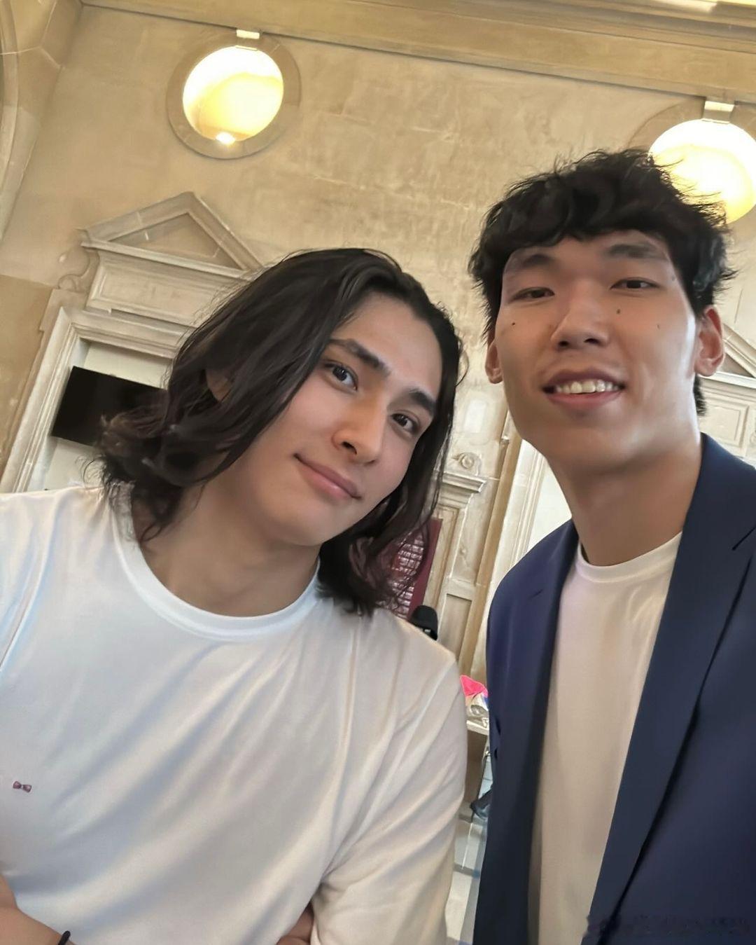 🟣两位加入巴黎排球男排俱乐部的亚洲球员-彭世坤 & 高桥庆帆。 ​​​