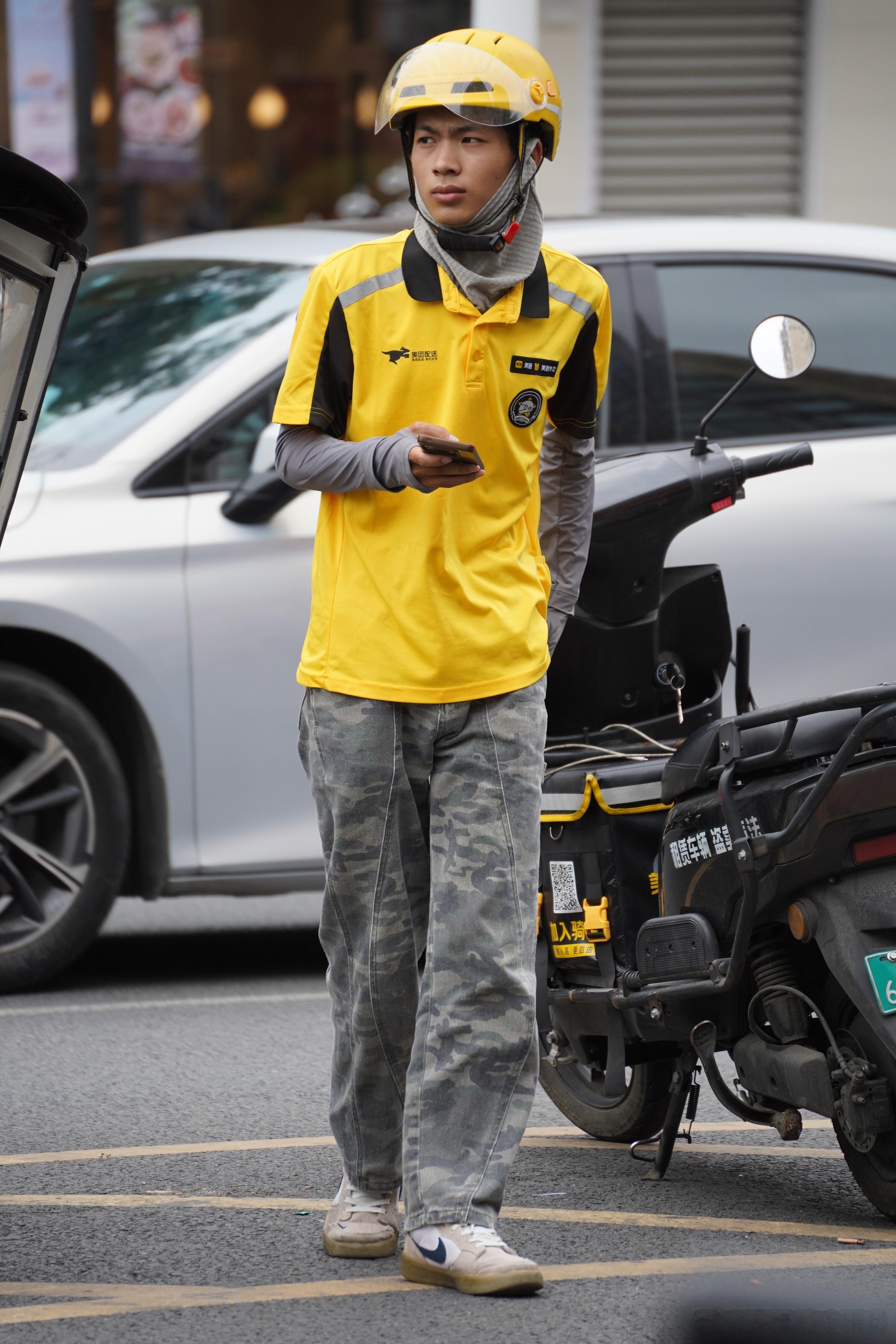 人来人往的都是过客谁又会记得谁 