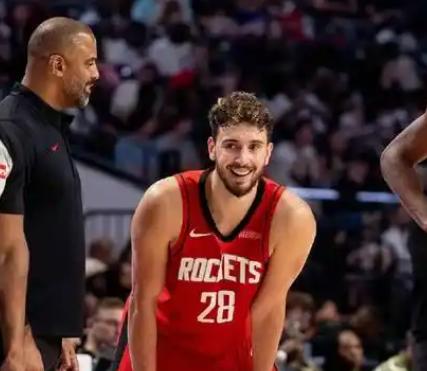 北京时间11月25日10：30，NBA常规赛火箭队客场挑战太阳队！

火箭目前以