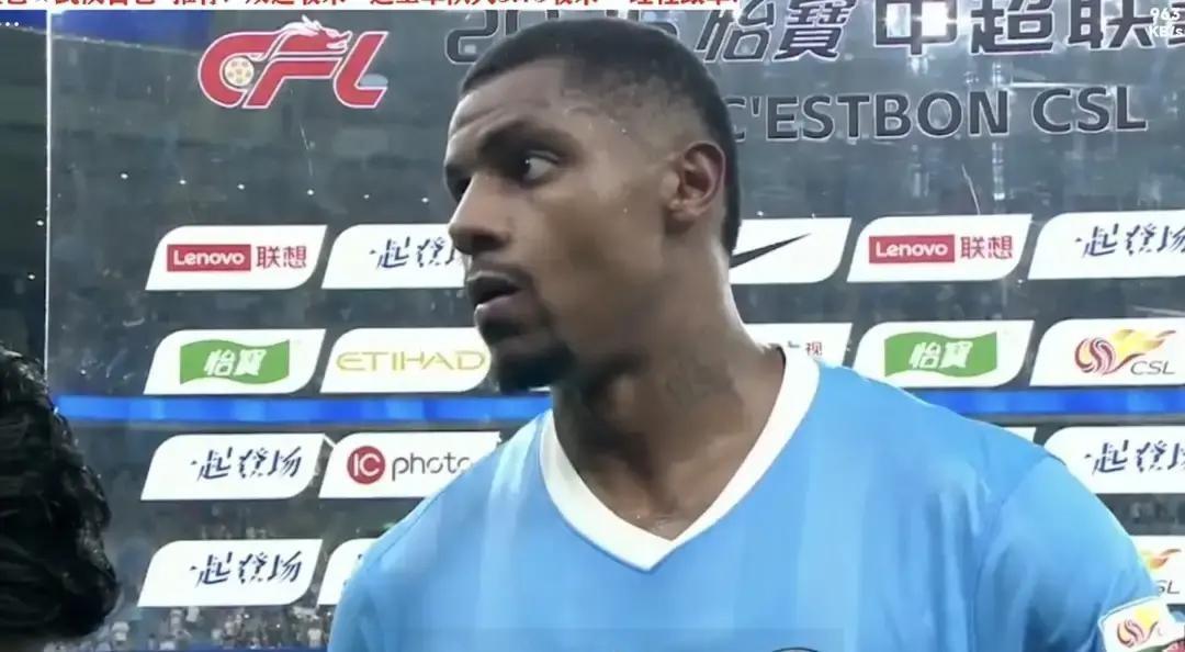 2-5惨败后武汉三镇遇危机 邓卓翔会二度出山救火吗？
武汉三镇对阵深圳新鹏城的比