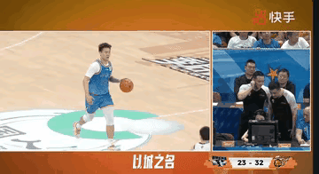 这场比赛的转折点！
胡明轩失误后，面对北京队的快攻，头脑一热，选择上前拦截赵睿，