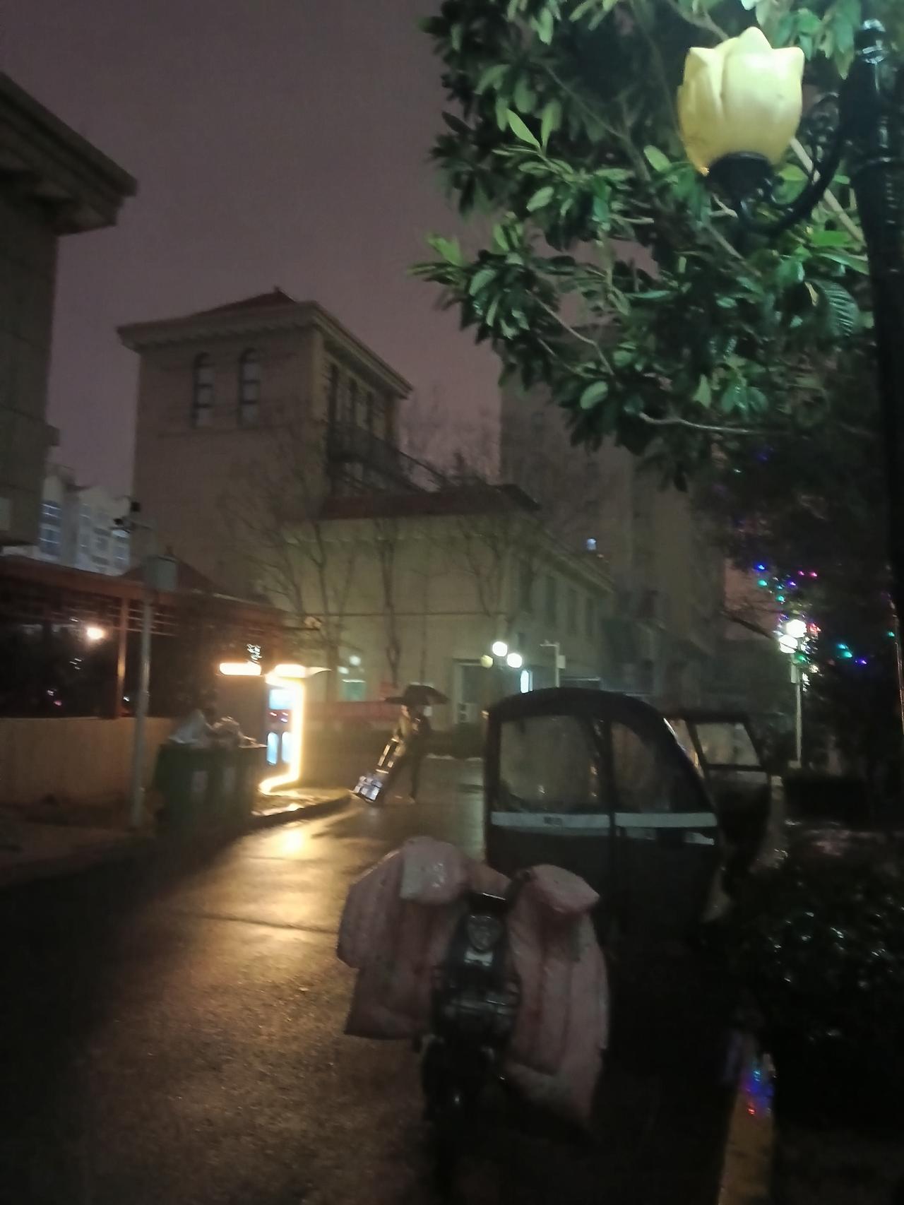 今天正月十六，是祭奠亲人的日子，夜里河南鹤壁又下起了雨🌧️
 
夜雨淅淅沥沥，