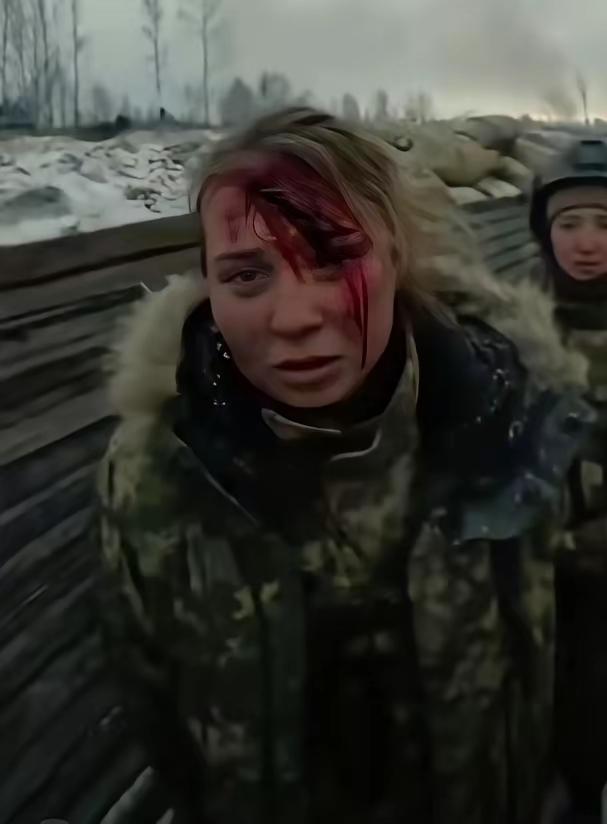 ​俄乌的战争仍在激烈进行着，这时候在乌克兰前线抓获大量战俘，其中有一些是女兵，看