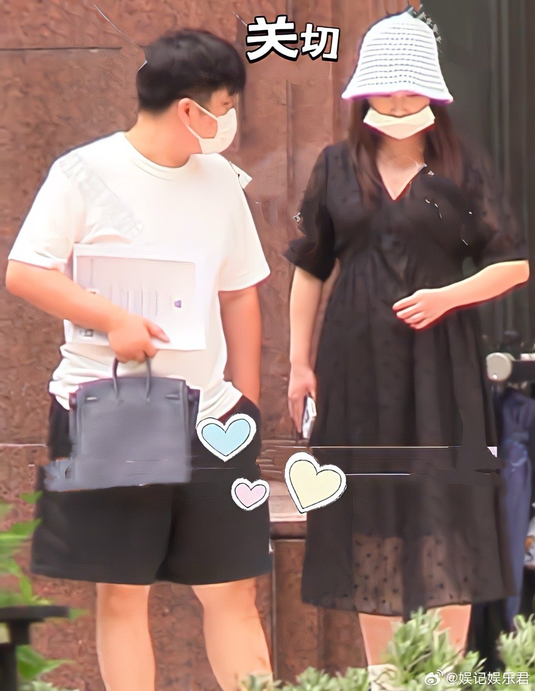 阚清子现身医院产检 ​​​