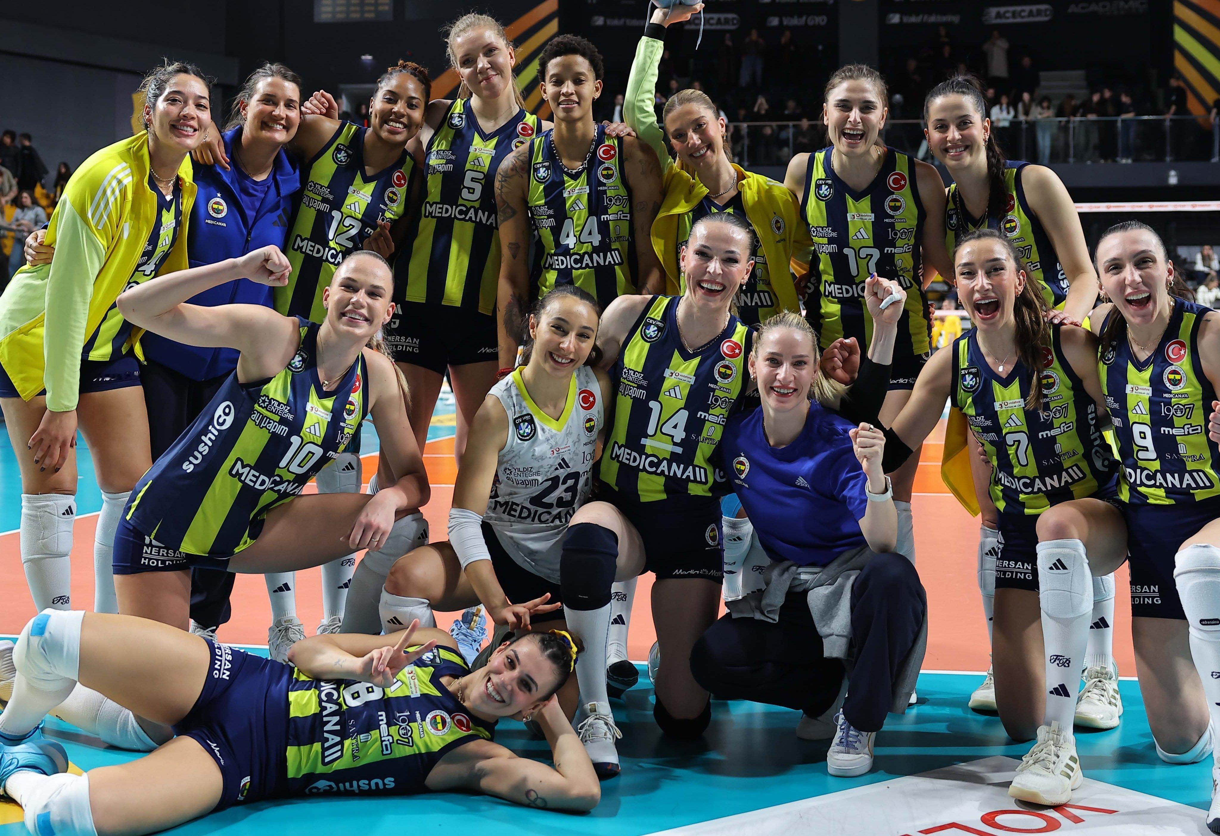 第一局费内巴切25-23反败为胜！国际排坛动态