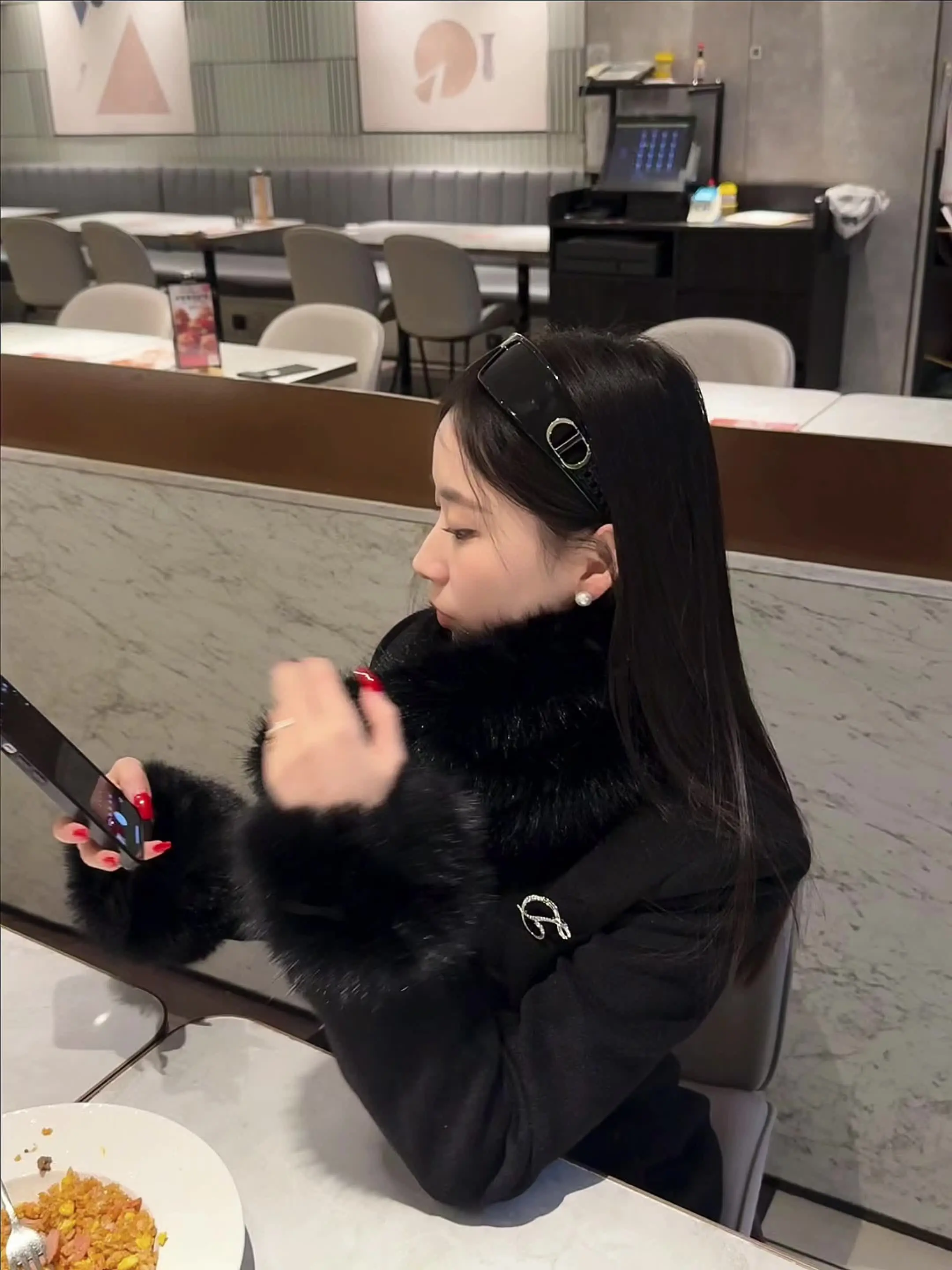 请吃饭的漂亮姐姐