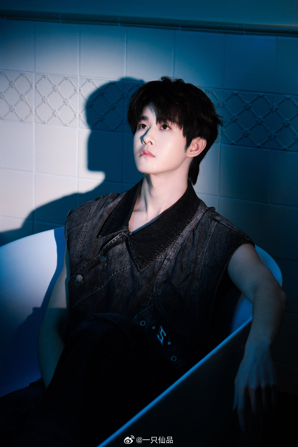 田嘉瑞今日营业这三张图，可以说是魅男的天花板了。老公王 